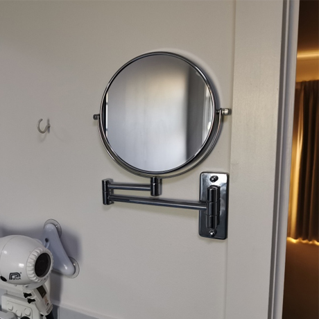 Magnifying Mirror