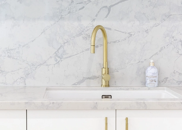 Pairing Benchtop sand Splashback with Tapware